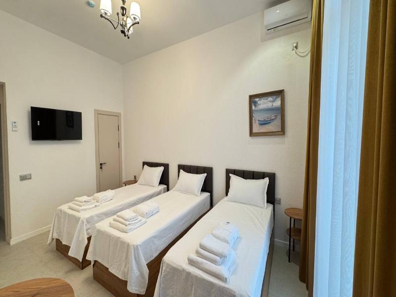 Humor Hotel image