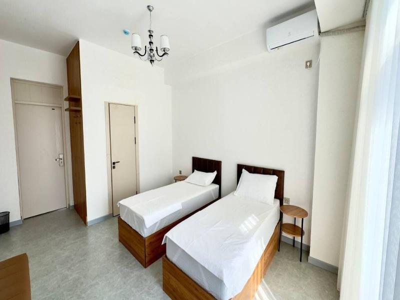 Humor Hotel image