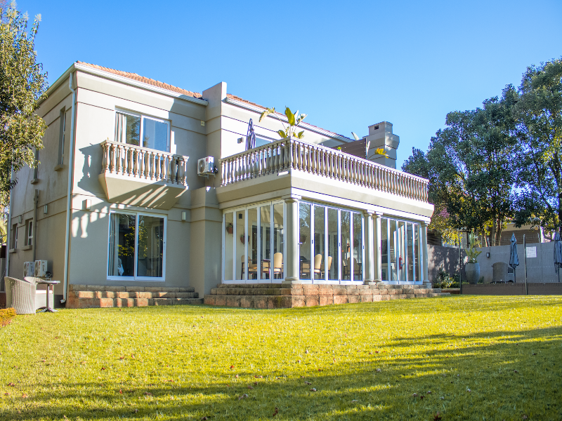 1945 On Kloof Guesthouse — exterior view