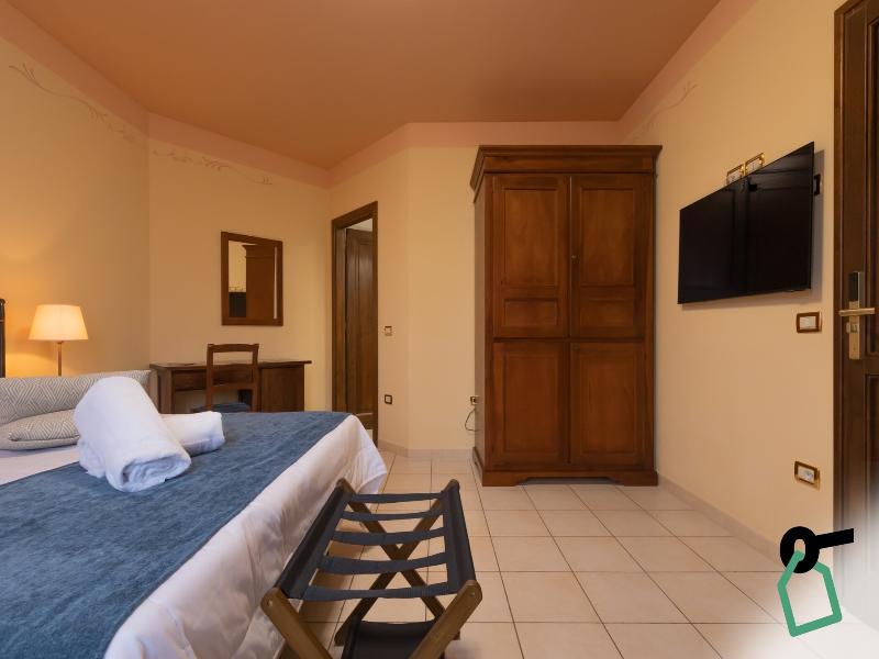Hotiday Toscana Riparbella image