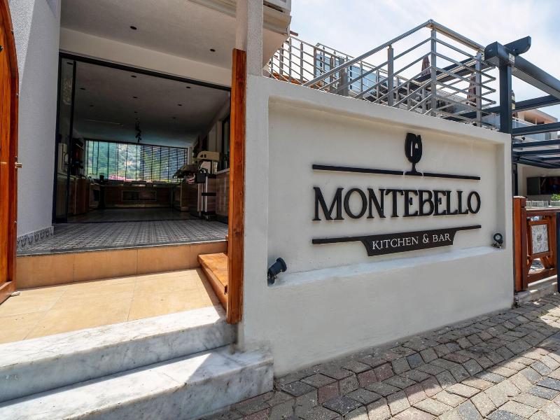Montebello Deluxe Hotel image