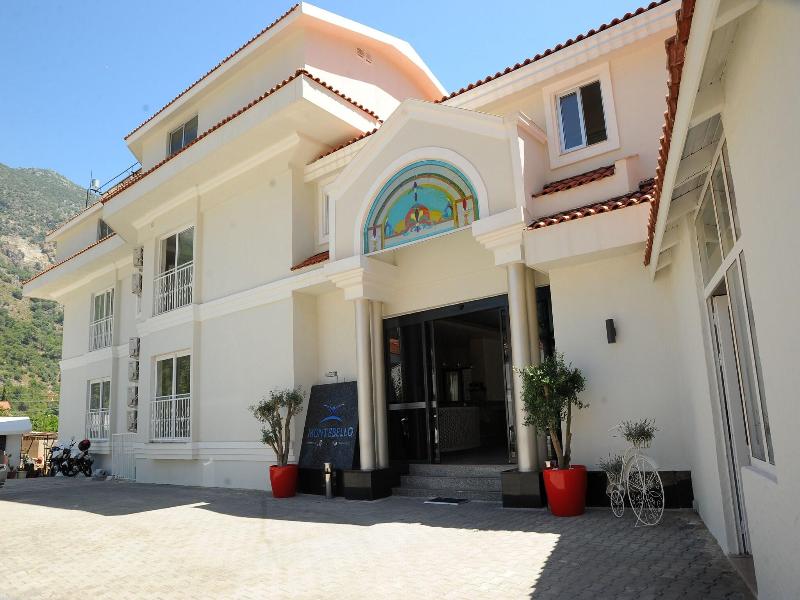 Montebello Deluxe Hotel image