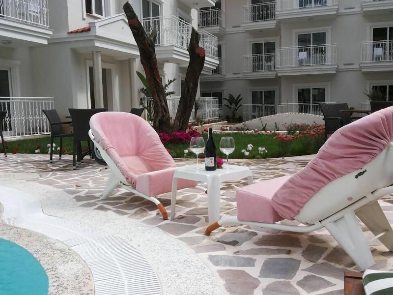Montebello Deluxe Hotel image