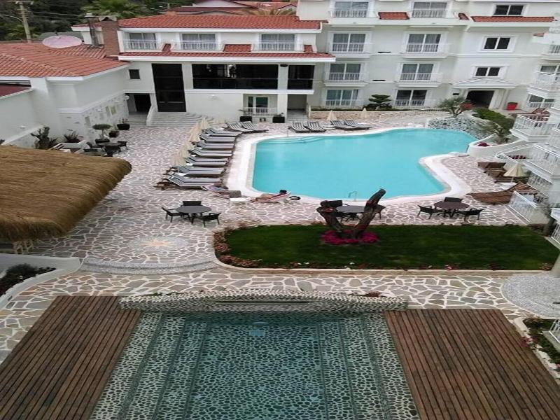 Montebello Deluxe Hotel image