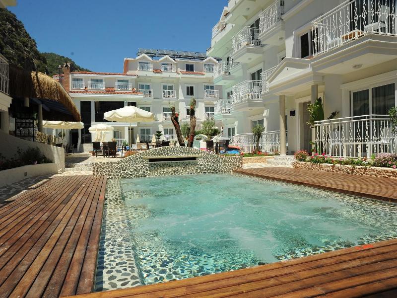 Montebello Deluxe Hotel image