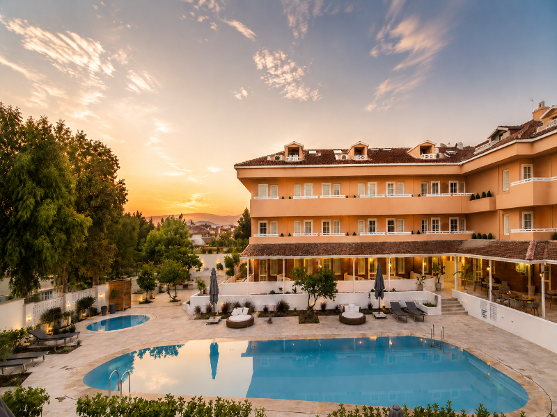 Hotel Club-E image