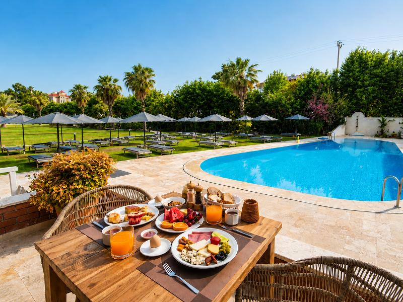 Hotel Club-E image