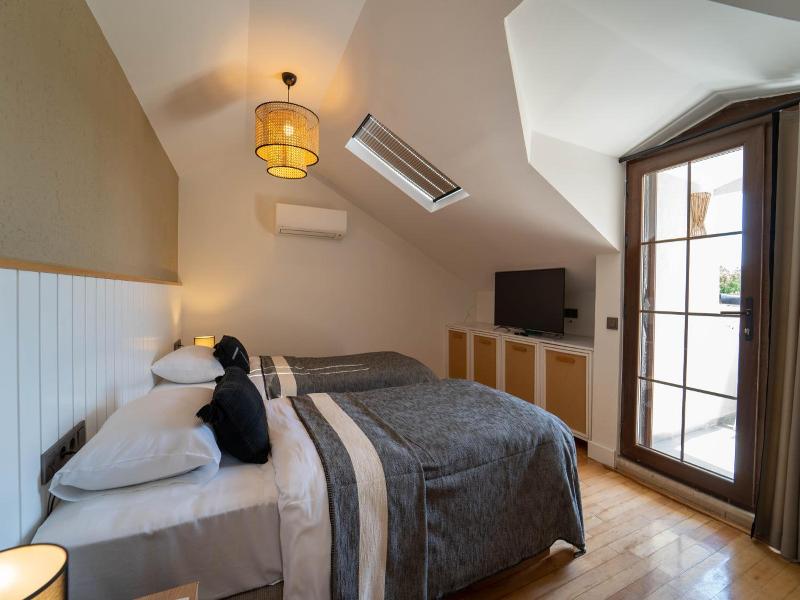 Hotel Club-E image