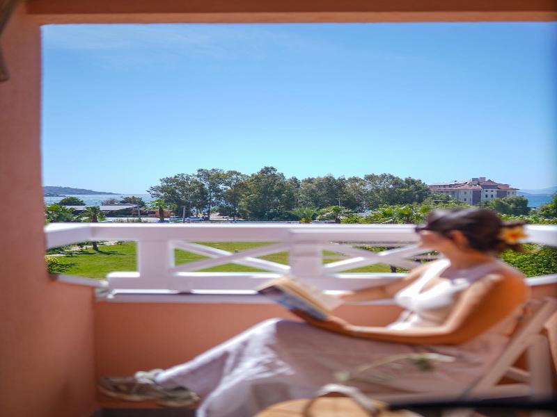 Hotel Club-E image