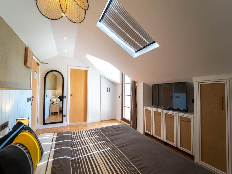 Hotel Club-E image