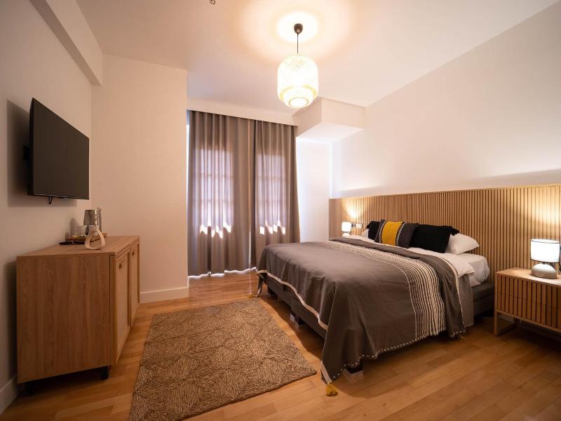 Hotel Club-E image
