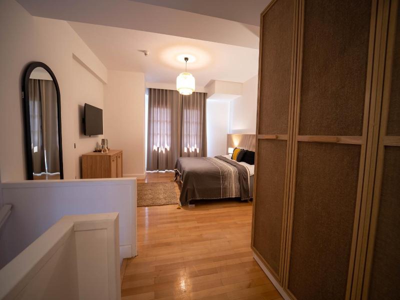 Hotel Club-E image