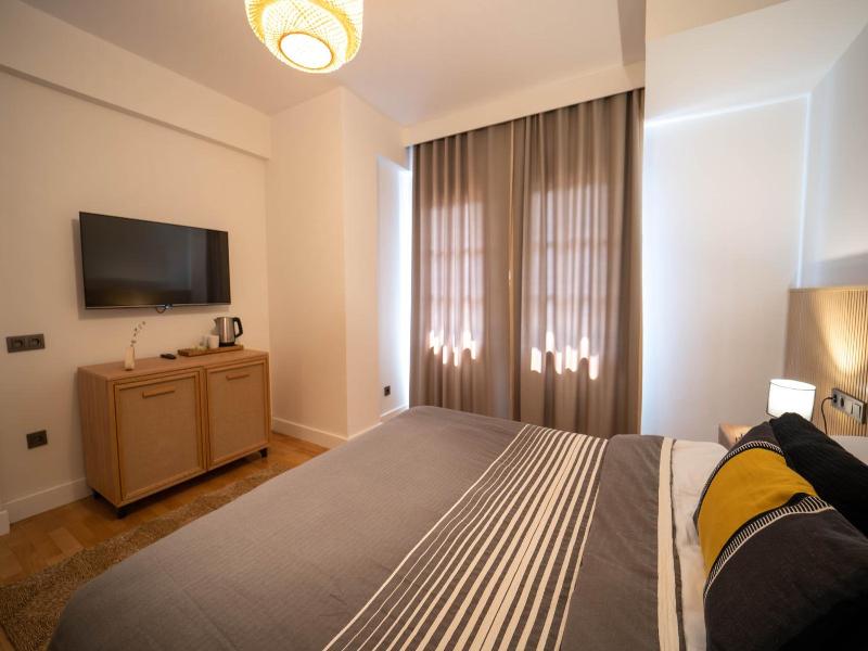 Hotel Club-E image