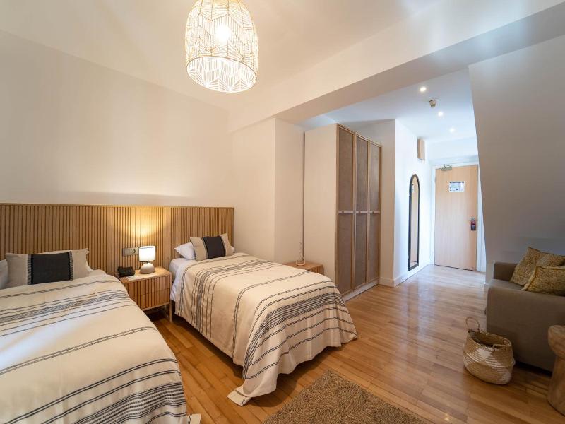 Hotel Club-E image