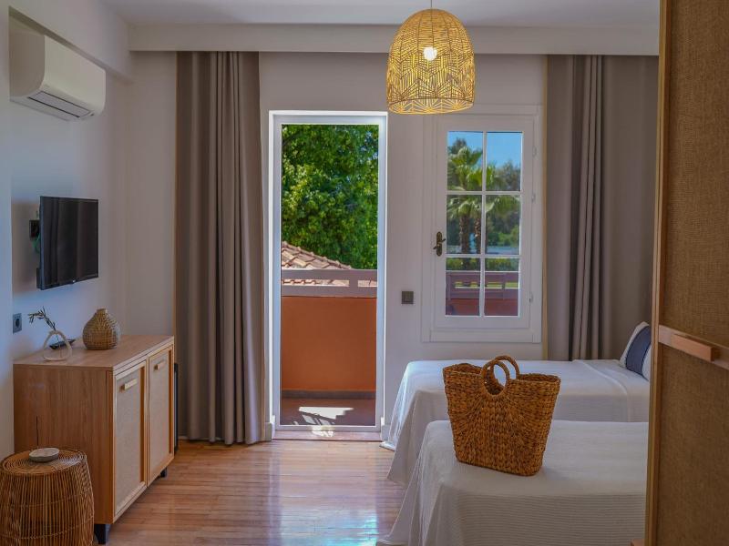 Hotel Club-E image