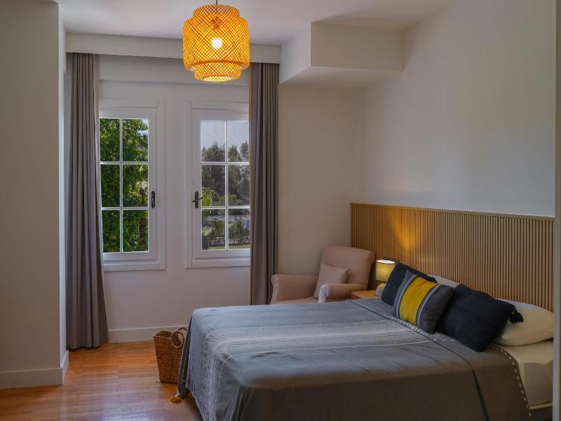 Hotel Club-E image