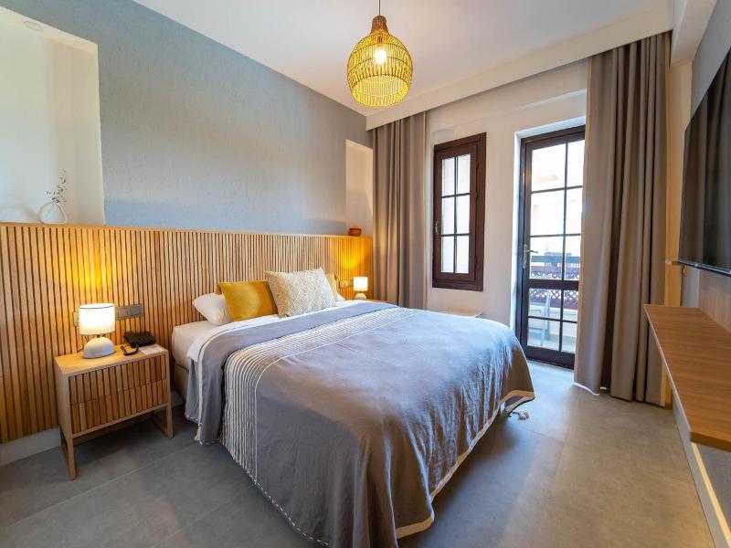 Hotel Club-E image