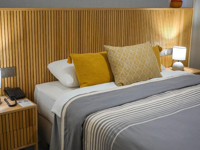Hotel Club-E image