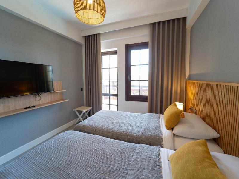 Hotel Club-E image