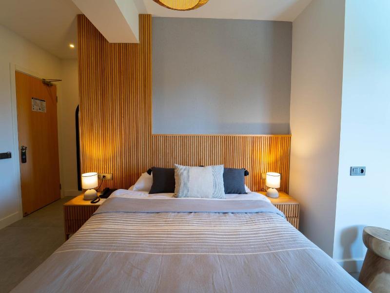 Hotel Club-E image