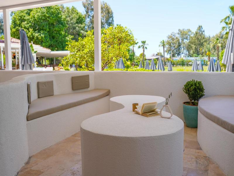 Hotel Club-E image