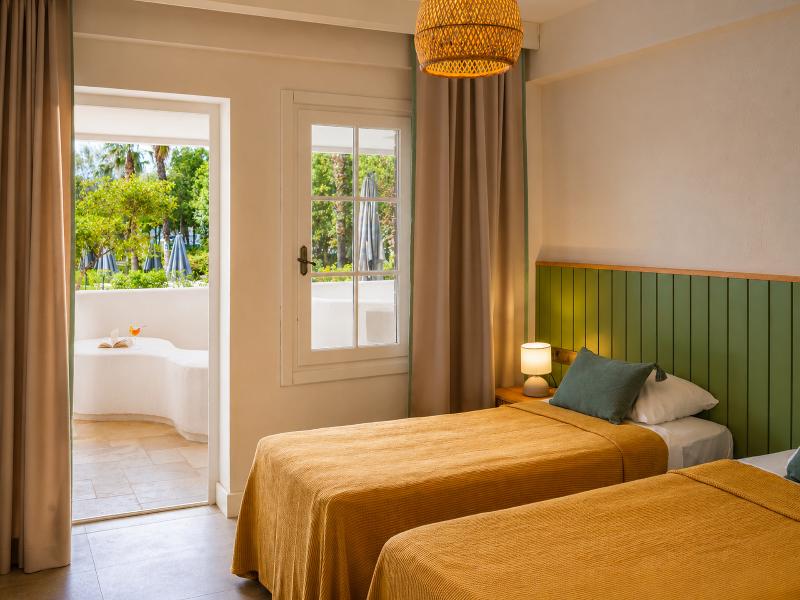 Hotel Club-E image