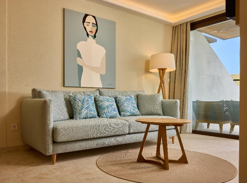 Cala San Miguel Ibiza Res, Curio Colllec By Hilton image