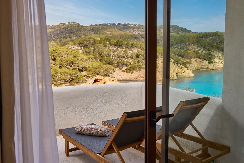 Cala San Miguel Ibiza Res, Curio Colllec By Hilton image