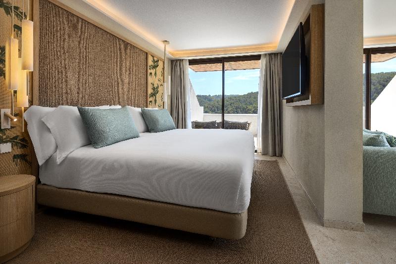 Cala San Miguel Ibiza Res, Curio Colllec By Hilton image