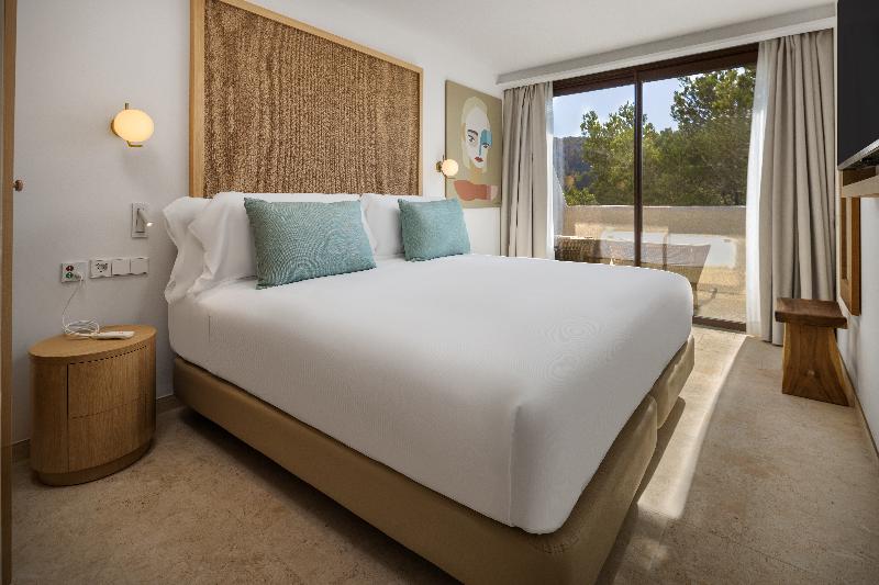 Cala San Miguel Ibiza Res, Curio Colllec By Hilton image