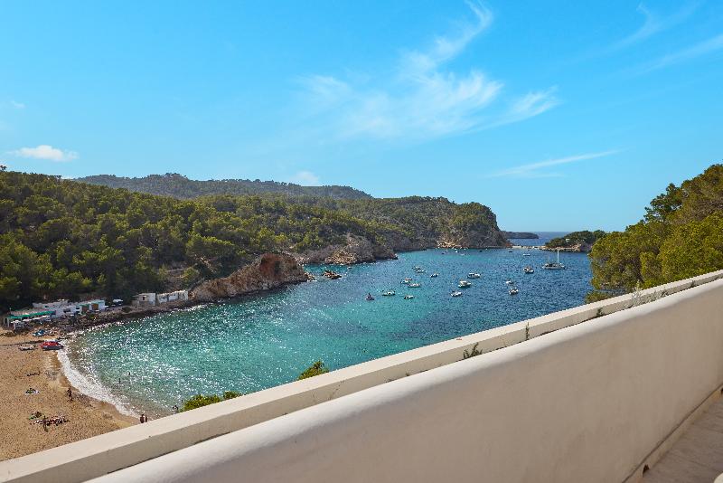 Cala San Miguel Ibiza Res, Curio Colllec By Hilton image