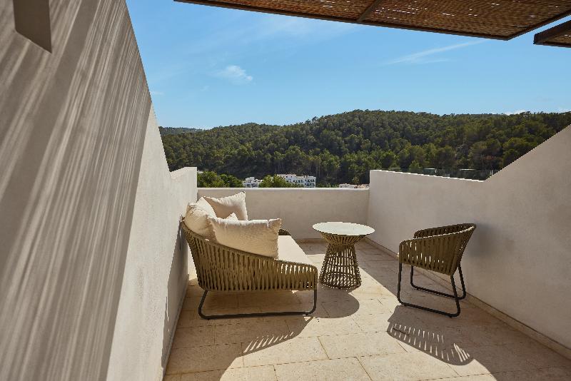 Cala San Miguel Ibiza Res, Curio Colllec By Hilton image