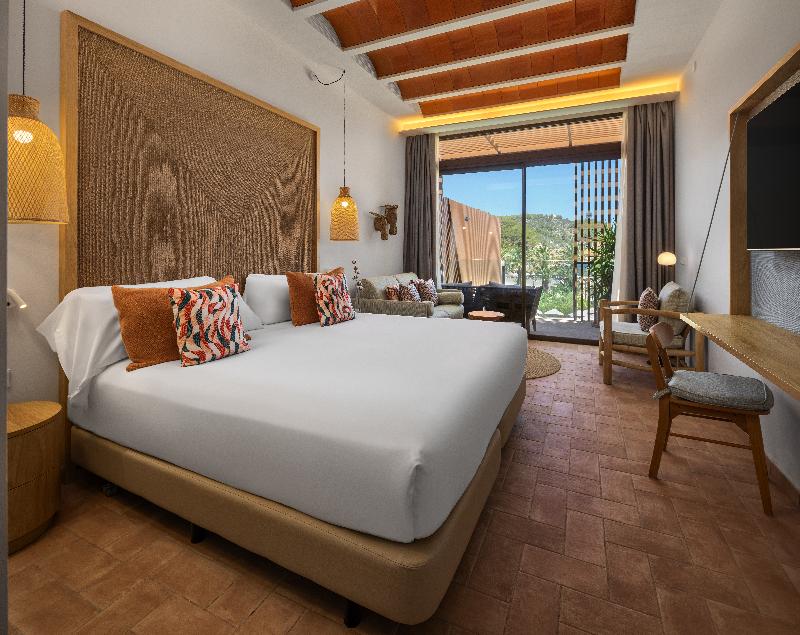 Cala San Miguel Ibiza Res, Curio Colllec By Hilton image