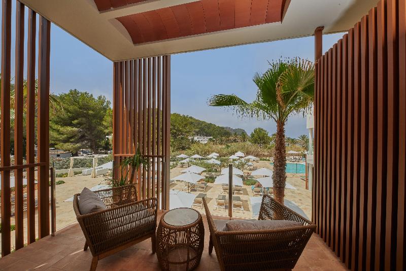 Cala San Miguel Ibiza Res, Curio Colllec By Hilton image