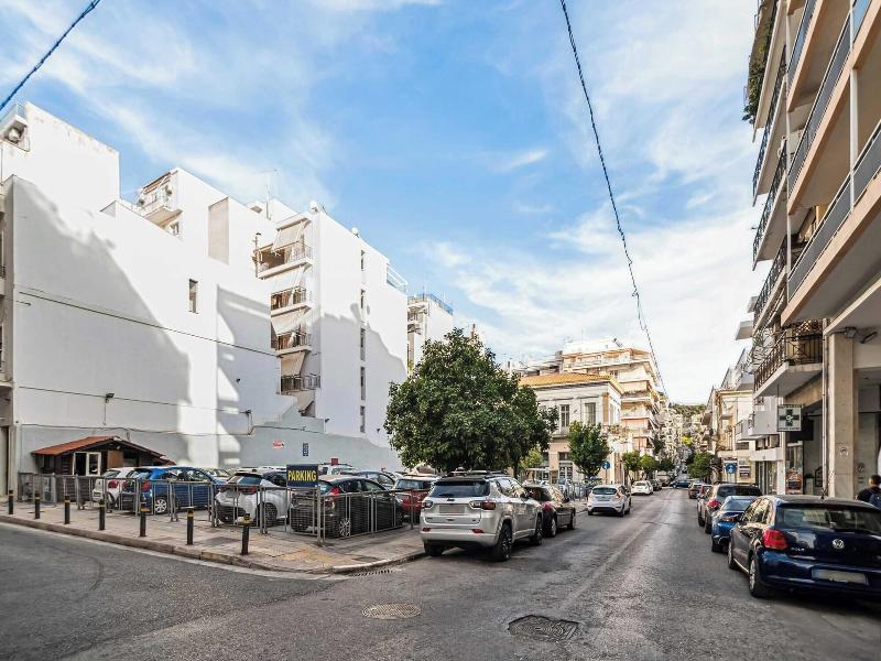 Limehome Piraeus Olive image