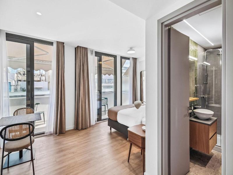 Limehome Piraeus Olive image