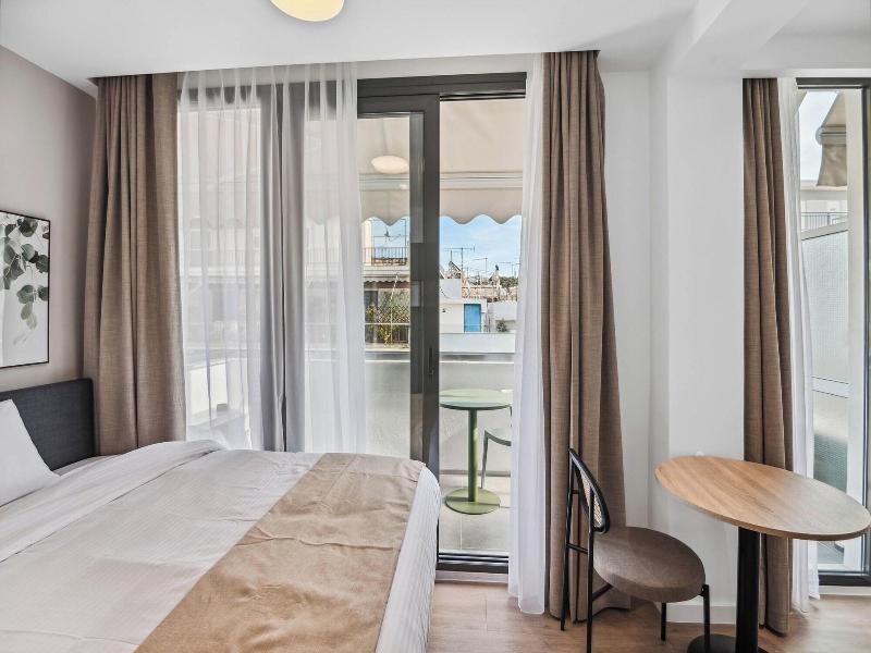 Limehome Piraeus Olive image