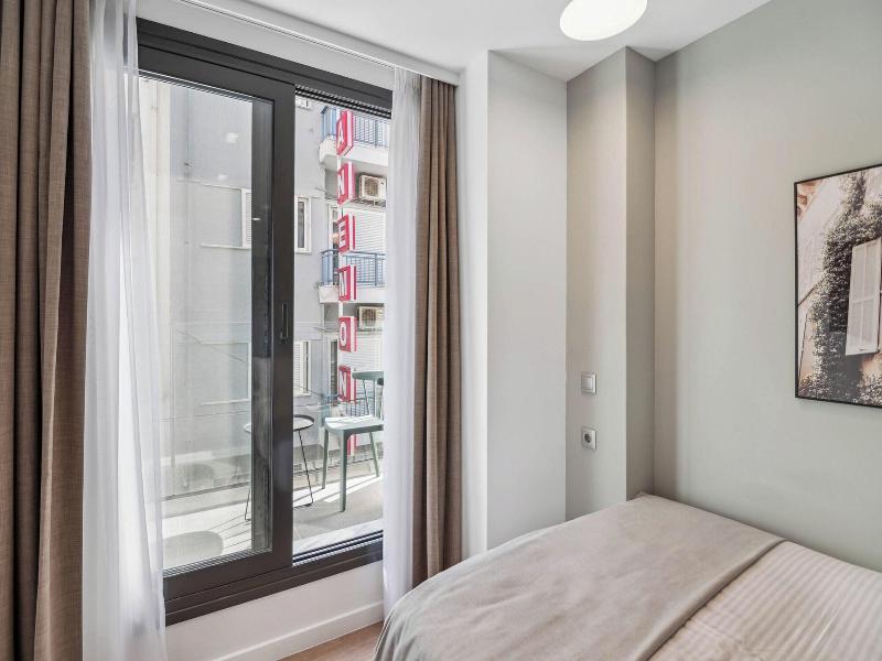 Limehome Piraeus Olive image