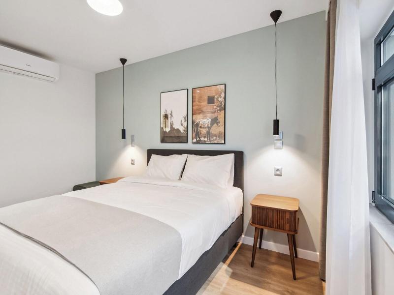 Limehome Piraeus Olive image