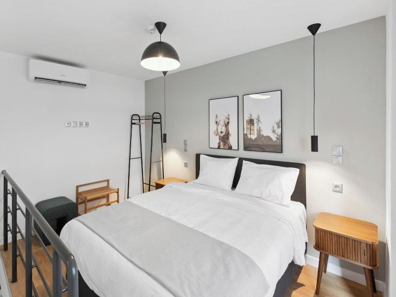 Limehome Piraeus Olive image