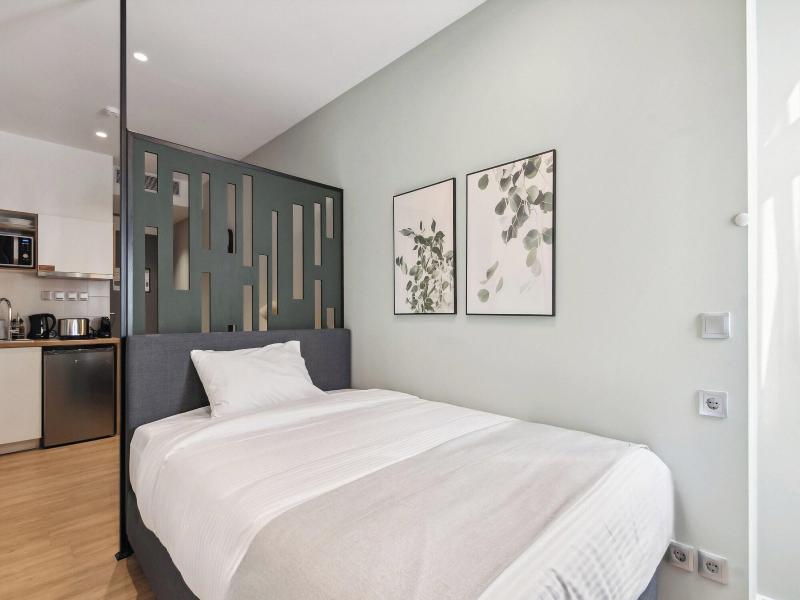 Limehome Piraeus Olive image