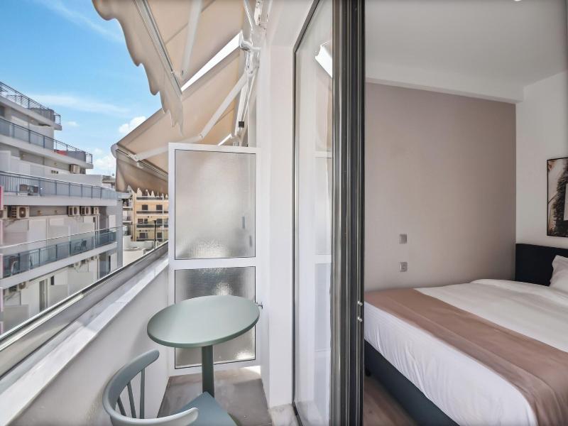 Limehome Piraeus Olive image