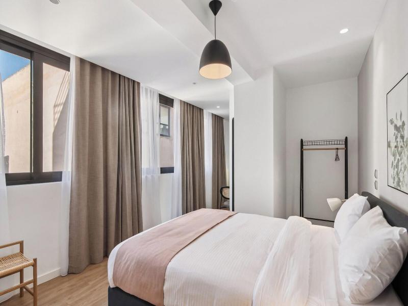 Limehome Piraeus Olive image