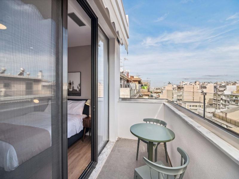 Limehome Piraeus Olive image