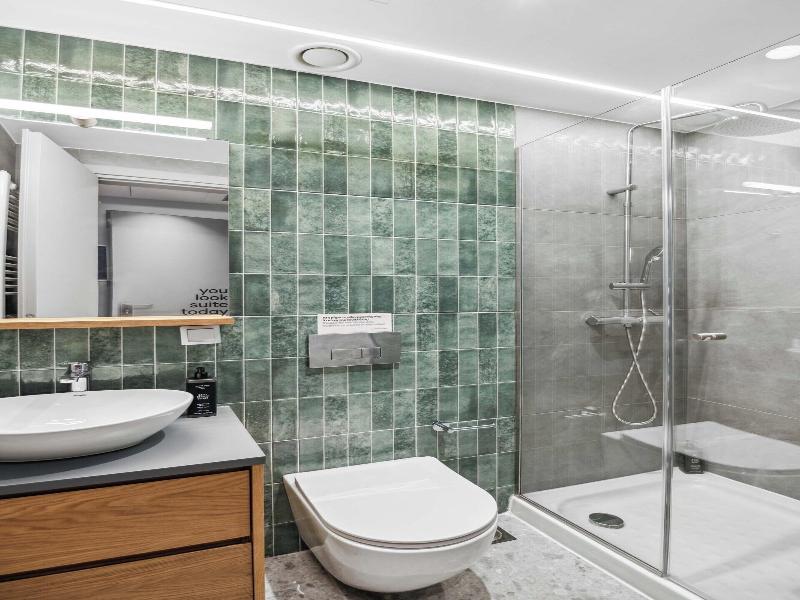 Limehome Piraeus Olive image