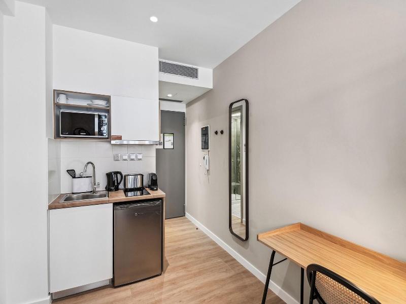 Limehome Piraeus Olive image