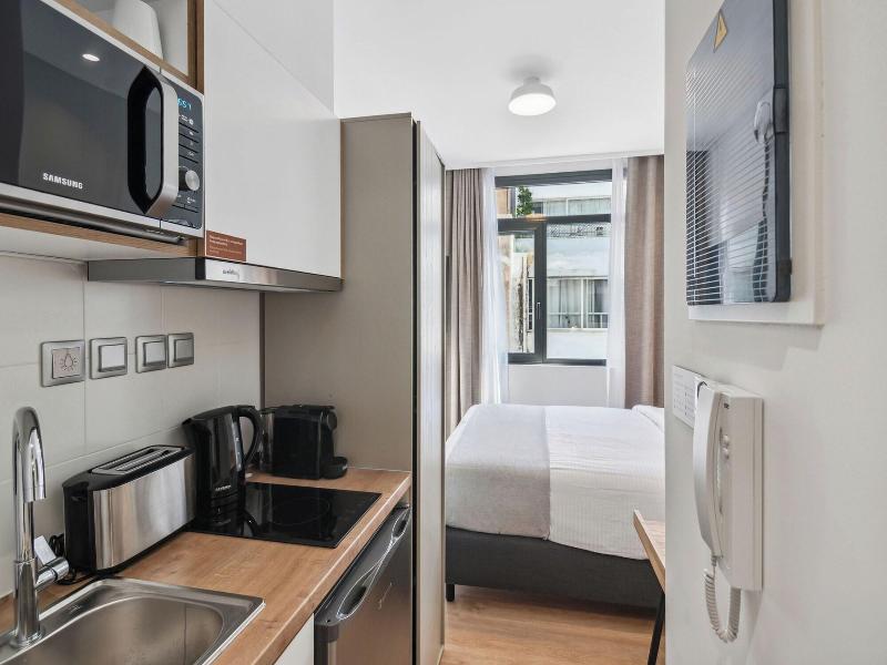 Limehome Piraeus Olive image