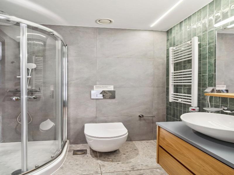 Limehome Piraeus Olive image