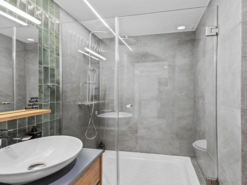 Limehome Piraeus Olive image