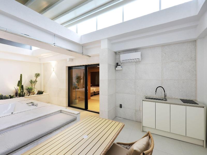 Seoul Inn Hotel By The Designers image